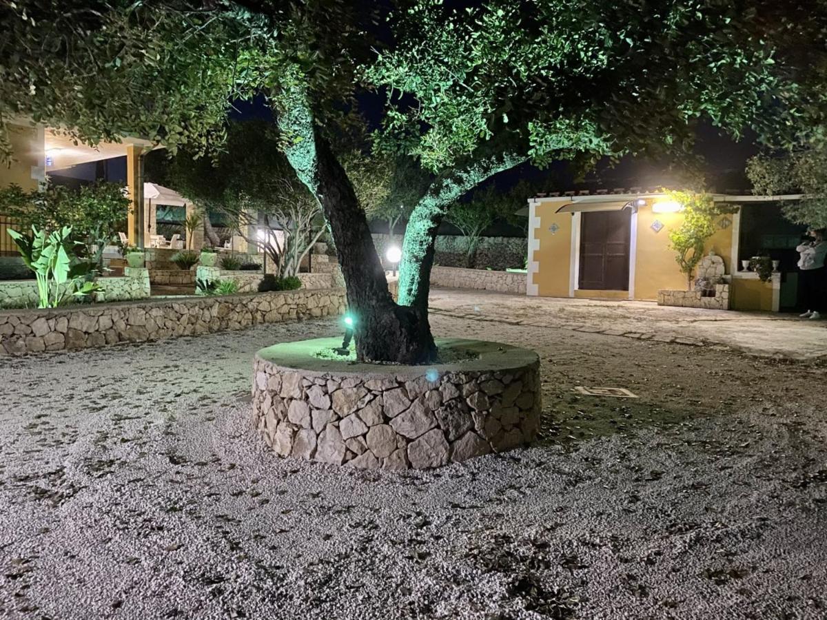 Villa Leonardo Canicattini Bagni Exterior foto