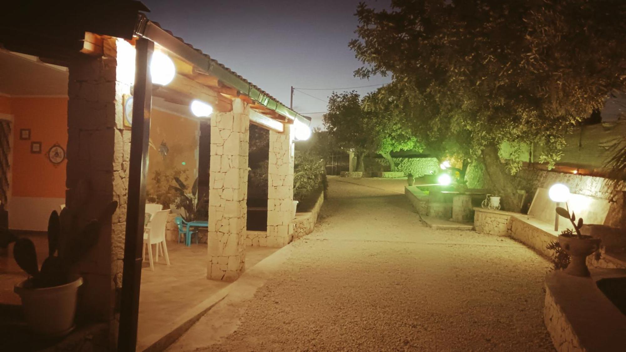 Villa Leonardo Canicattini Bagni Exterior foto